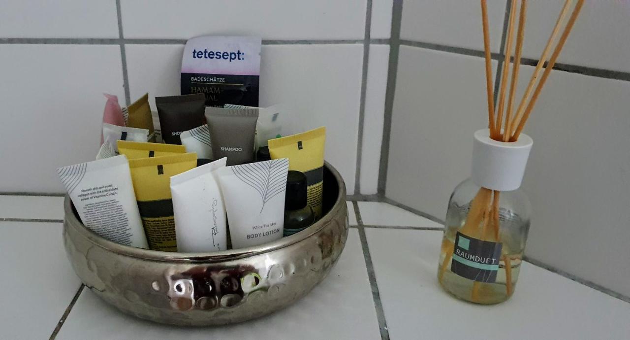*To Hus* Wohnung Am Rande Von Jever Bagian luar foto