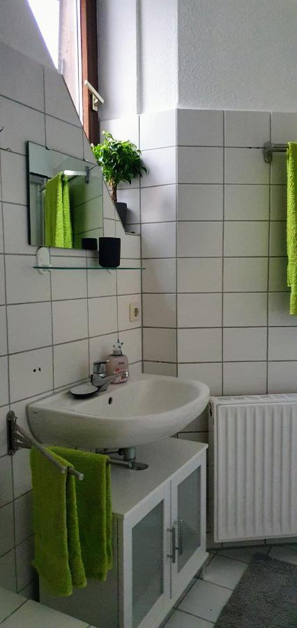 *To Hus* Wohnung Am Rande Von Jever Bagian luar foto